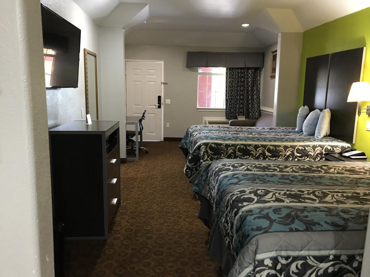 Camelot Inn And Suites Aldine 外观 照片