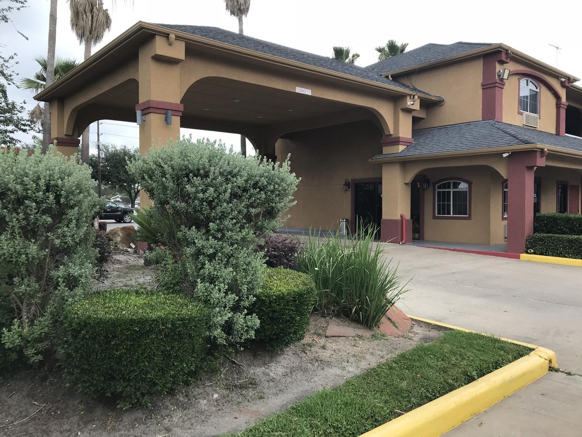 Camelot Inn And Suites Aldine 外观 照片