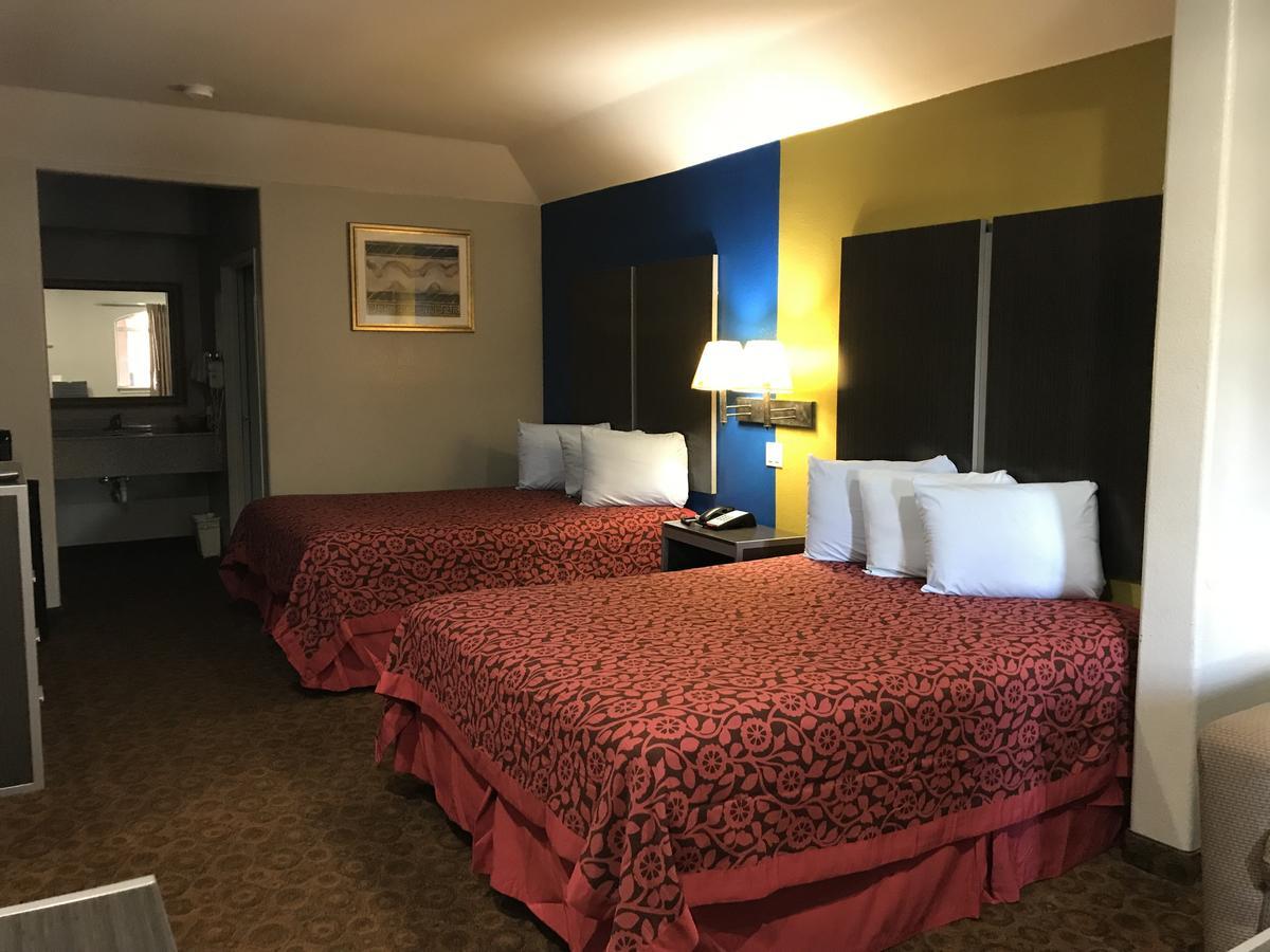 Camelot Inn And Suites Aldine 外观 照片